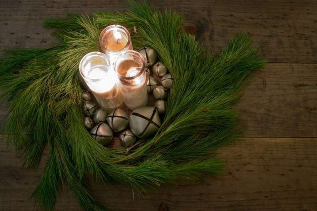 centros de mesa navidad 2019 ramas de pino istock 600x400